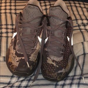 Kobe 10 “Pain” size 9.5 lightly used no box.